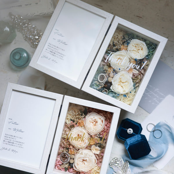 【お早め発送品】想いを彩るフラワーフォトフレーム 二つ折りMホワイト| オールドローズ/ホワイトorシャンパン