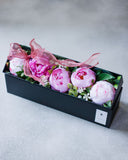 【お早め発送品】【現品限り】華やぐピオニーのフラワーボックス｜誕生日・母の日・お祝ギフト