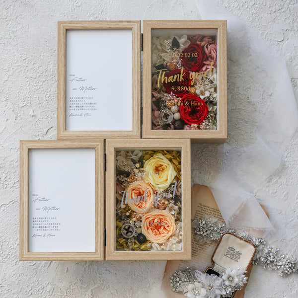 想いを彩るフラワーフォトフレーム 二つ折りM ナチュラル| オールドローズ・レッドorビタミン［還暦祝い・傘寿・米寿祝い］